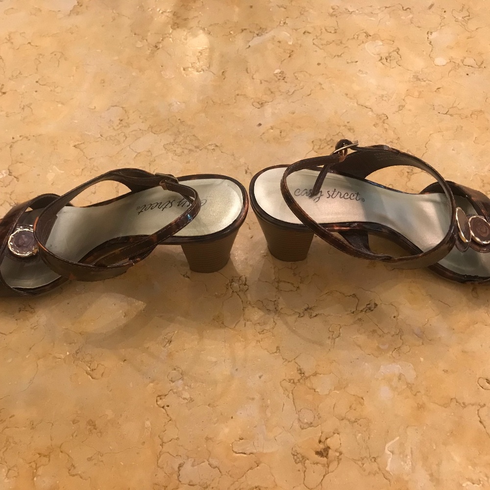 Womens Leapard print T-Strap heels/sandals